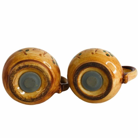 Pennsbury Pottery Red Rooster Salt and Pepper Shak - Picture 12 of 12